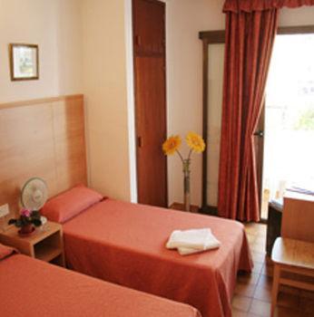 Hostal Montana Sant Antoni de Portmany Esterno foto